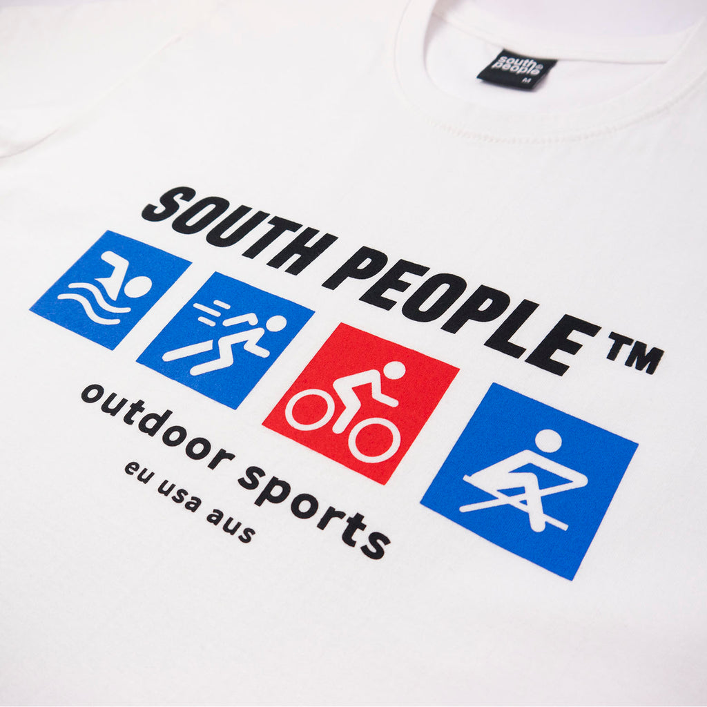 Camiseta color blanco gráfico south people detalle